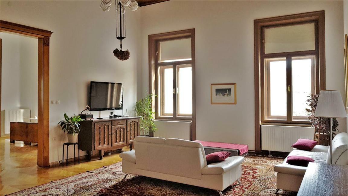 Luxury Apartment In The Heart Of Varazdin Bagian luar foto