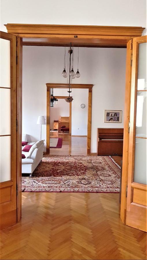Luxury Apartment In The Heart Of Varazdin Bagian luar foto