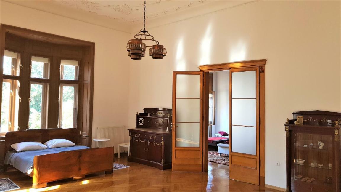 Luxury Apartment In The Heart Of Varazdin Bagian luar foto