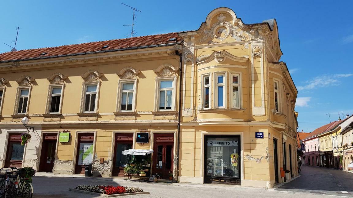 Luxury Apartment In The Heart Of Varazdin Bagian luar foto