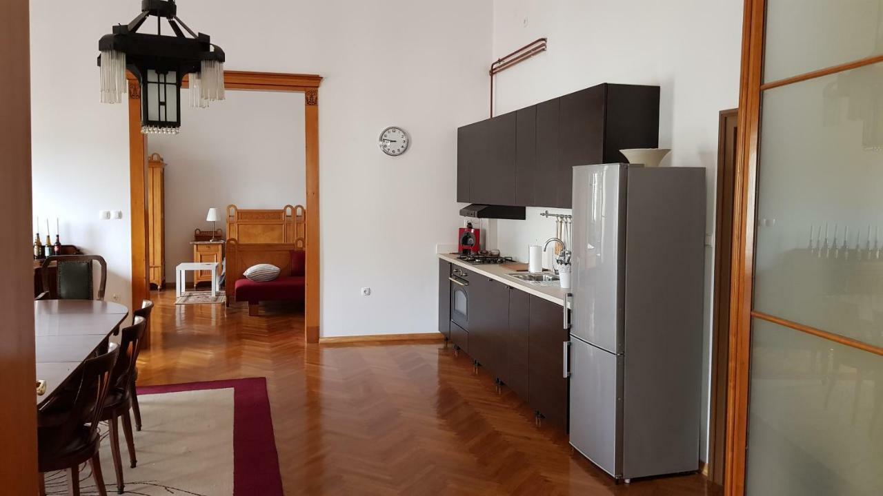 Luxury Apartment In The Heart Of Varazdin Bagian luar foto
